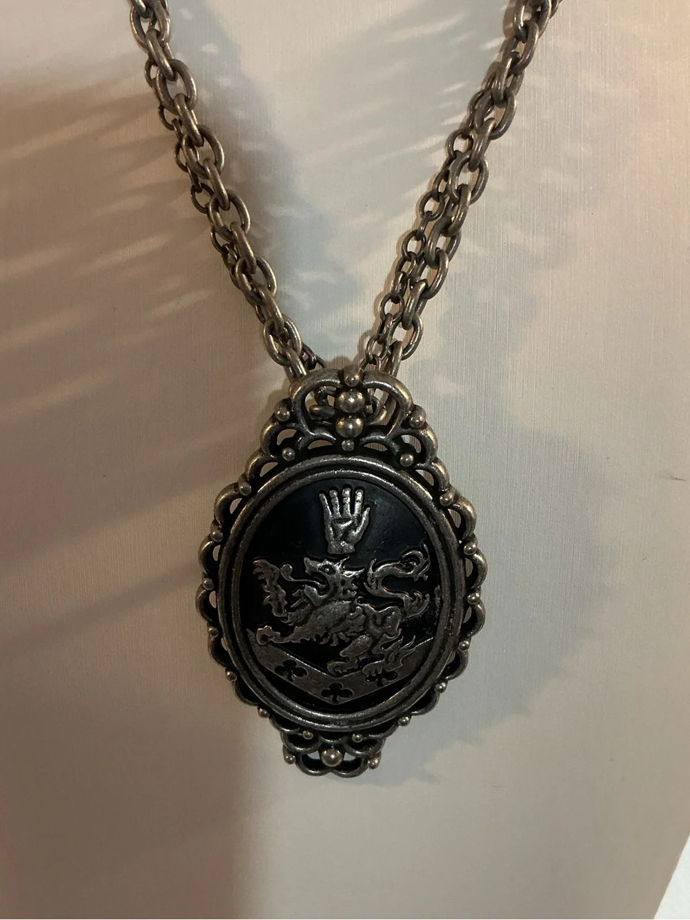 Official Twilight Cullen Crest Pendant twilight saga